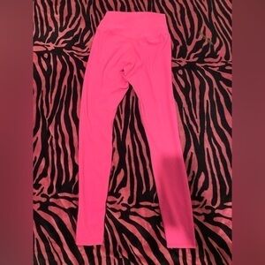 Small women’s workout leggings pink
